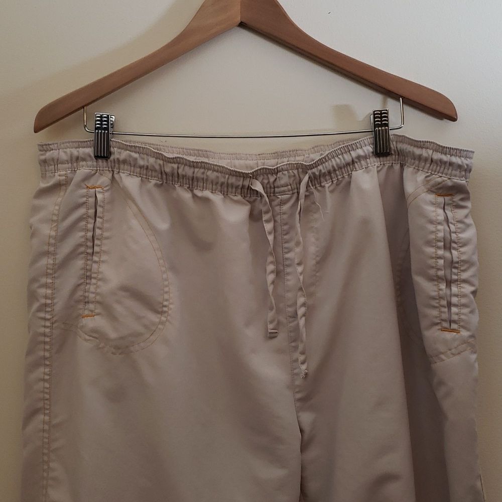 Woman's Cheetah Beige Mesh Lined Hiking/Outdoor Capri Pants w/Pockets, Size XL